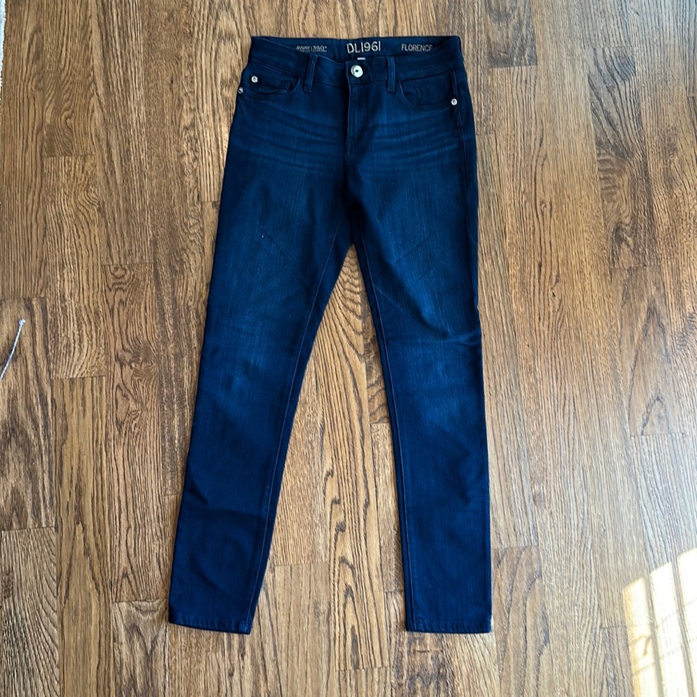 DL1961 Florence Instasculpt jeans. Size 27. Dark wash